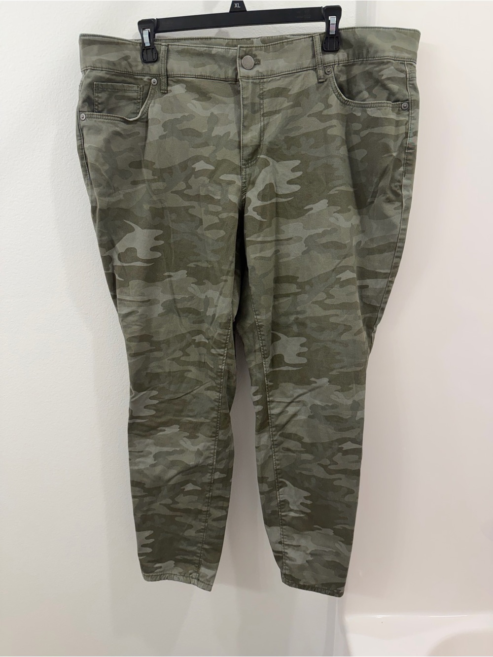 LOFT Plus Olive Camo Pants with Casual Styling